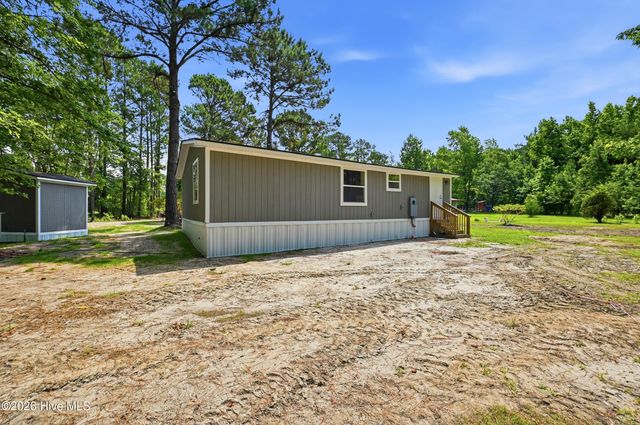 273 Lucilles Place, Burgaw, NC 28425