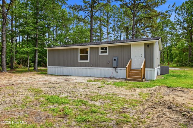 273 Lucilles Place, Burgaw, NC 28425