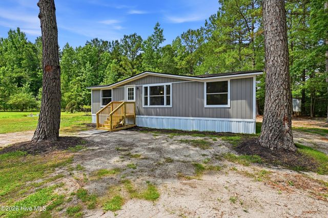 273 Lucilles Place, Burgaw, NC 28425