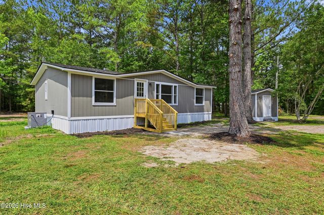 273 Lucilles Place, Burgaw, NC 28425