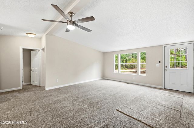 273 Lucilles Place, Burgaw, NC 28425