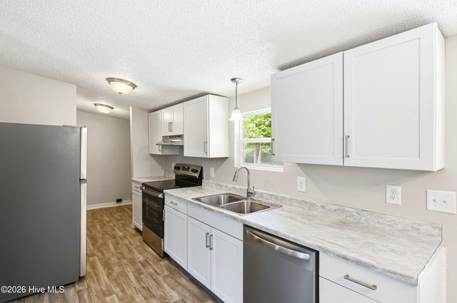 273 Lucilles Place, Burgaw, NC 28425