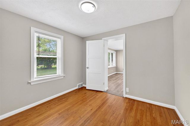 1127 Pembroke Drive, St Louis, MO 63119