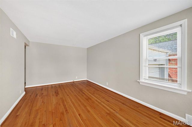 1127 Pembroke Drive, St Louis, MO 63119