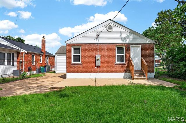1127 Pembroke Drive, St Louis, MO 63119
