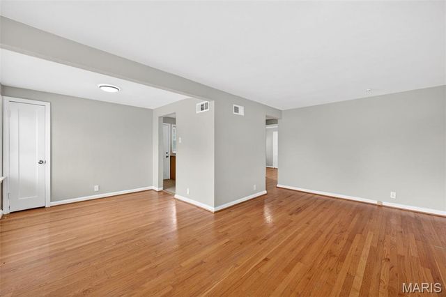 1127 Pembroke Drive, St Louis, MO 63119