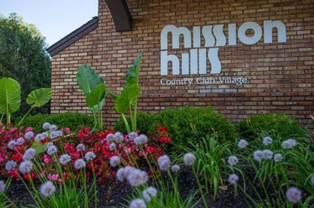 3851 Mission Hills Road 303, Northbrook, IL 60062