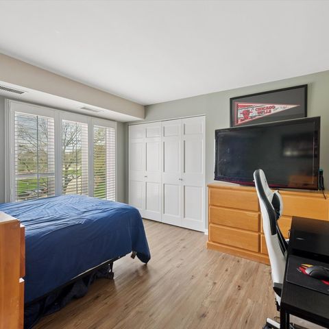 3851 Mission Hills Road 303, Northbrook, IL 60062