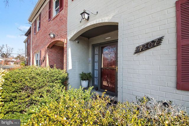 7207 JAYHAWK ST, Annandale, VA 22003