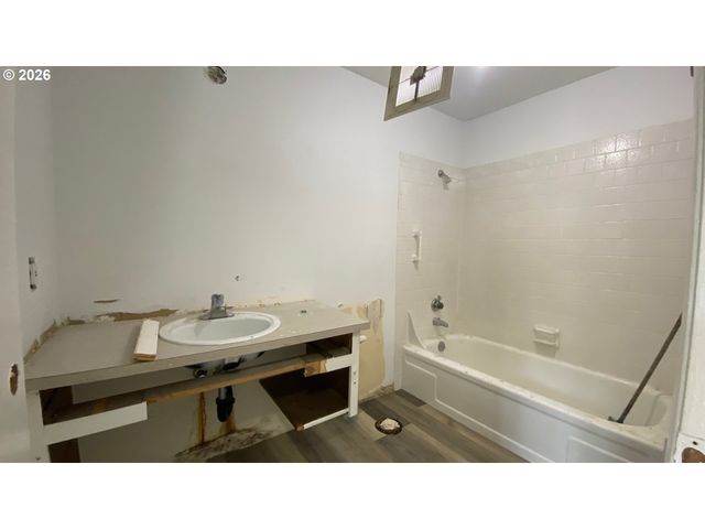 7144 Sw MURRAY Blvd, Beaverton, OR 97008