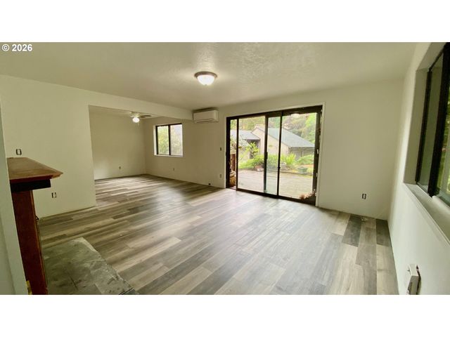 7144 Sw MURRAY Blvd, Beaverton, OR 97008