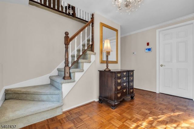 9 Corsica Rd, Hopatcong Boro, NJ 07843