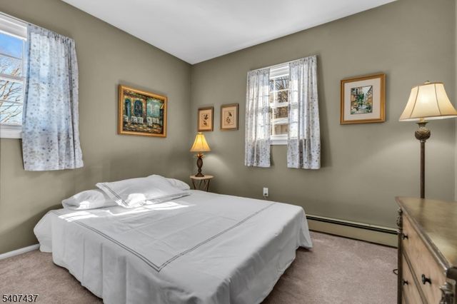 9 Corsica Rd, Hopatcong Boro, NJ 07843