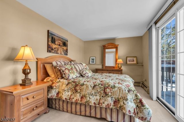 9 Corsica Rd, Hopatcong Boro, NJ 07843