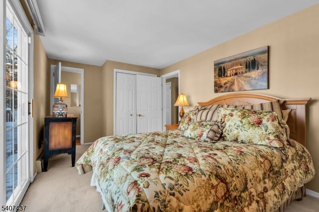 9 Corsica Rd, Hopatcong Boro, NJ 07843