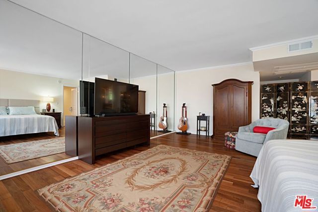 9330 Clifton Way 105, Beverly Hills, CA 90210