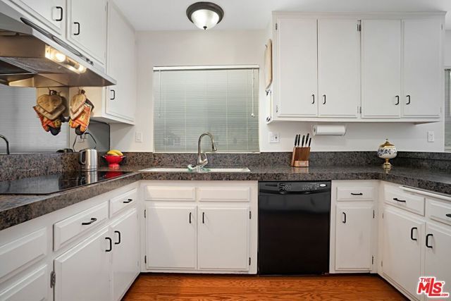 9330 Clifton Way 105, Beverly Hills, CA 90210
