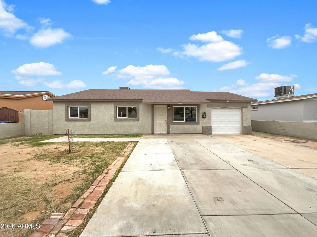 Image 1 of property listing at 1838 W ALTA VISTA Road, Phoenix, AZ 85041