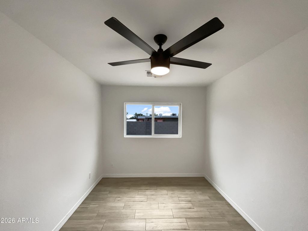 Image 10 of property listing at 1838 W ALTA VISTA Road, Phoenix, AZ 85041