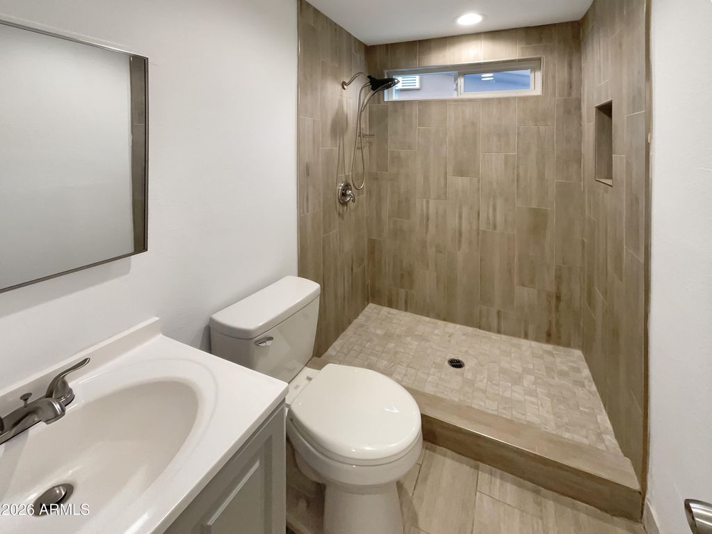 Image 15 of property listing at 1838 W ALTA VISTA Road, Phoenix, AZ 85041