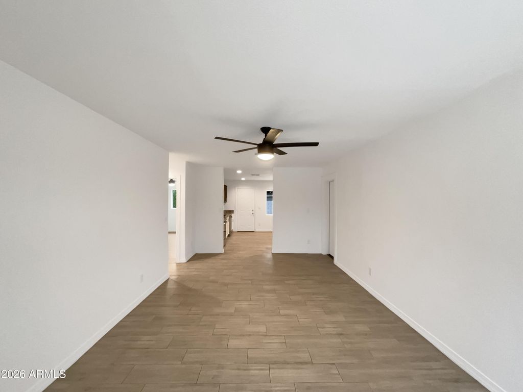 Image 8 of property listing at 1838 W ALTA VISTA Road, Phoenix, AZ 85041