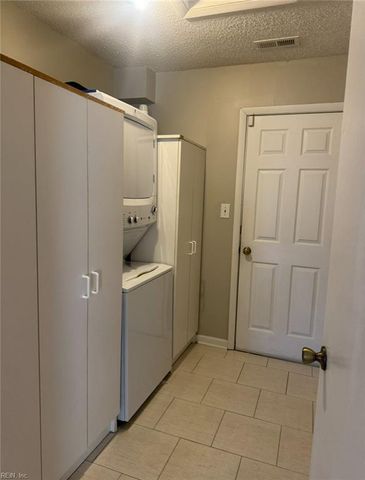 2205 Cutler RDG, Virginia Beach, VA 23454