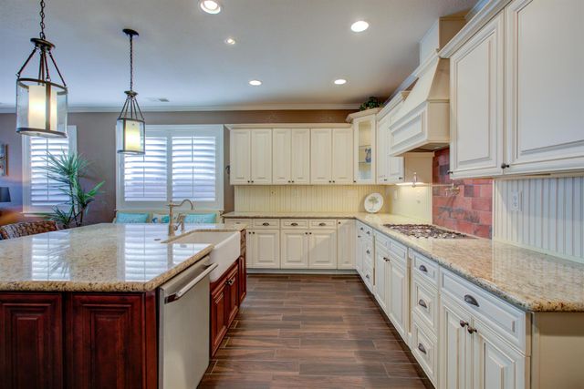 621 Bouma Ln, Ripon, CA 95366