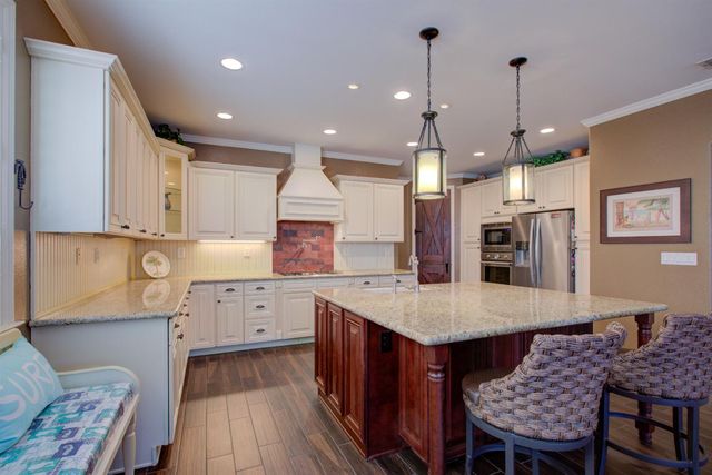 621 Bouma Ln, Ripon, CA 95366