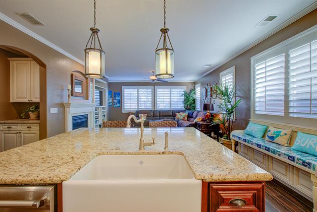 621 Bouma Ln, Ripon, CA 95366