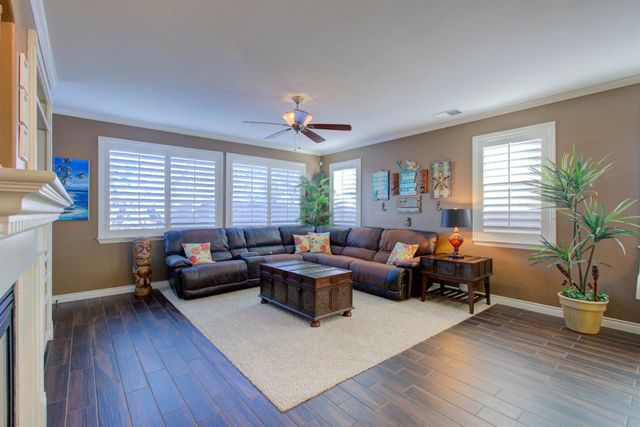 621 Bouma Ln, Ripon, CA 95366