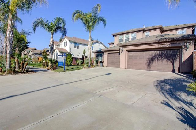 621 Bouma Ln, Ripon, CA 95366