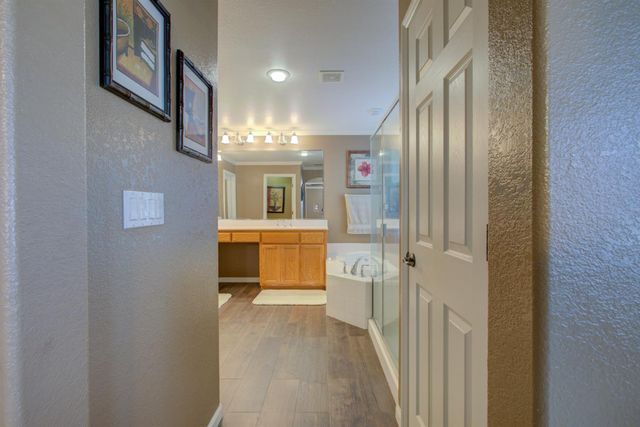 621 Bouma Ln, Ripon, CA 95366