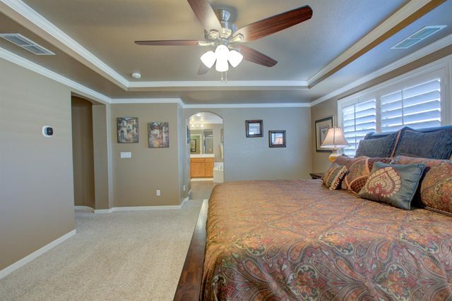 621 Bouma Ln, Ripon, CA 95366