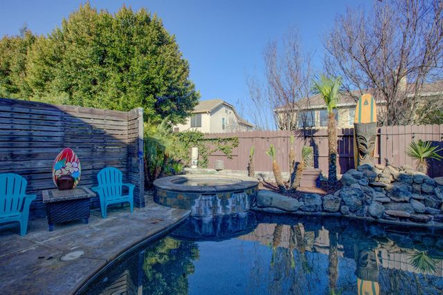 621 Bouma Ln, Ripon, CA 95366