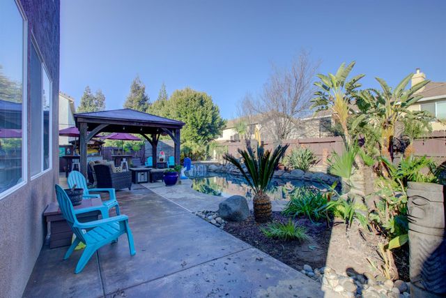 621 Bouma Ln, Ripon, CA 95366