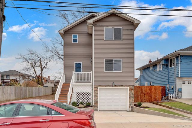 1010 California Place S, Island Park, NY 11558