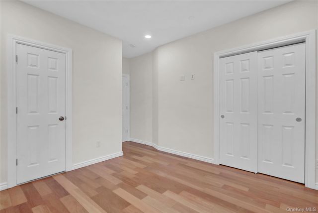 1010 California Place S, Island Park, NY 11558