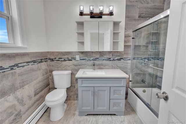 1010 California Place S, Island Park, NY 11558