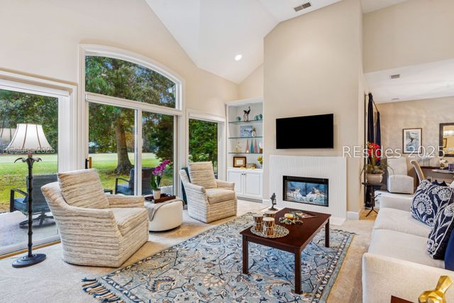 31 Toppin Dr, Hilton Head Island, SC 29926