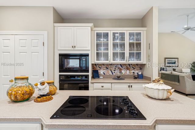 31 Toppin Dr, Hilton Head Island, SC 29926