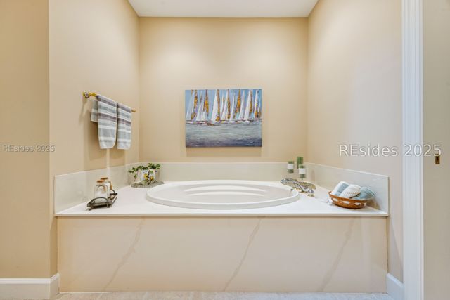 31 Toppin Dr, Hilton Head Island, SC 29926