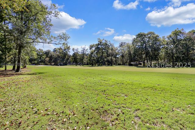 31 Toppin Dr, Hilton Head Island, SC 29926