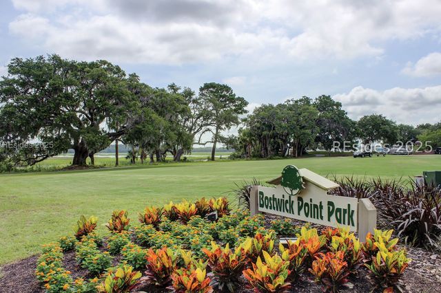 31 Toppin Dr, Hilton Head Island, SC 29926