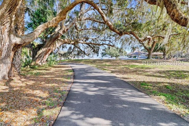 31 Toppin Dr, Hilton Head Island, SC 29926
