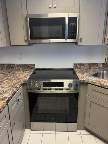 4956 HARBOR VILLA LANE 102, New Port Richey, FL 34652