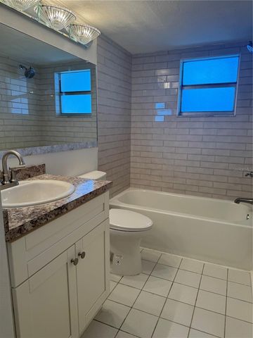 4956 HARBOR VILLA LANE 102, New Port Richey, FL 34652