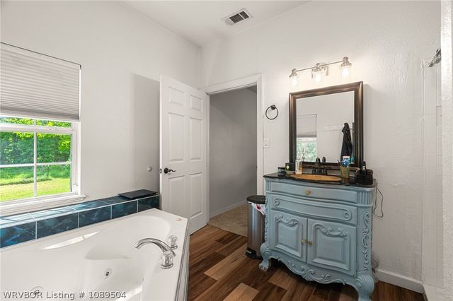 3127 Twin Oaks Road, Van Buren, AR 72956