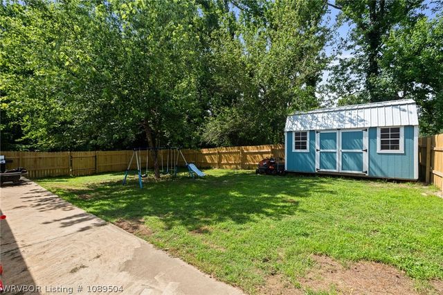 3127 Twin Oaks Road, Van Buren, AR 72956