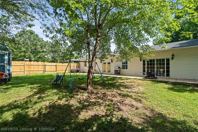 3127 Twin Oaks Road, Van Buren, AR 72956