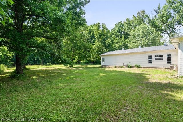 3127 Twin Oaks Road, Van Buren, AR 72956